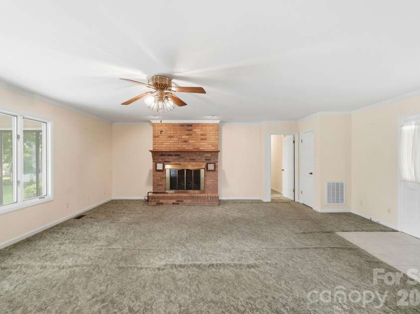 197 Park Road, Mount Holly, NC 28120.  MLS# CAR4414607, YatesRealty ID 44348. 