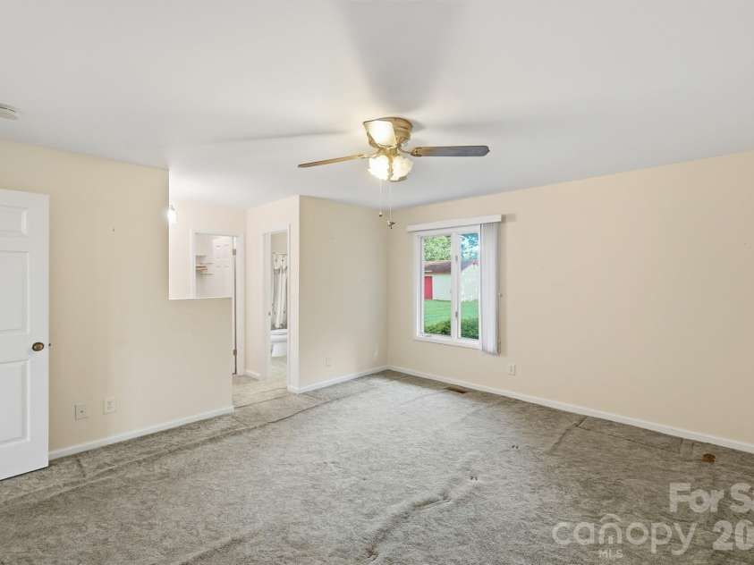 197 Park Road, Mount Holly, NC 28120.  MLS# CAR4414607, YatesRealty ID 44348. 