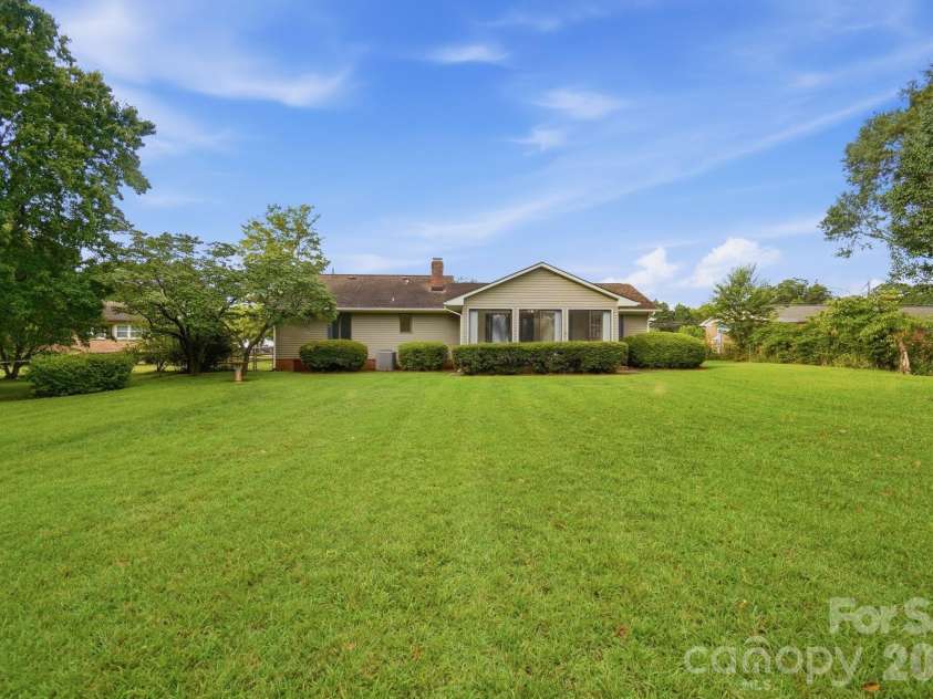 197 Park Road, Mount Holly, NC 28120.  MLS# CAR4414607, YatesRealty ID 44348. 