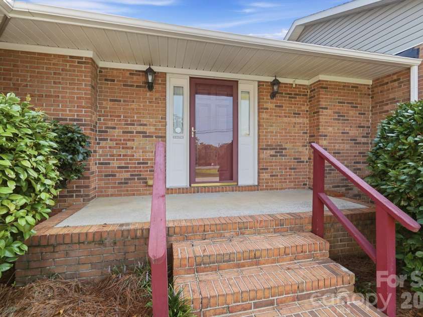 197 Park Road, Mount Holly, NC 28120.  MLS# CAR4414607, YatesRealty ID 44348. Come On In!