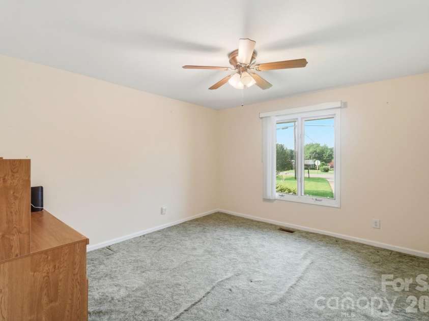 197 Park Road, Mount Holly, NC 28120.  MLS# CAR4414607, YatesRealty ID 44348. Large Secondary Bedroom