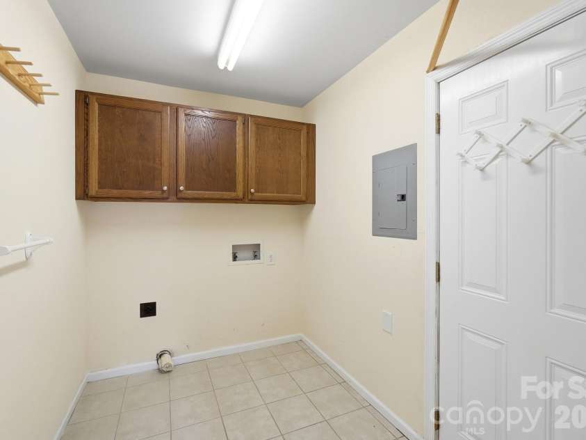 197 Park Road, Mount Holly, NC 28120.  MLS# CAR4414607, YatesRealty ID 44348. Laundry Room