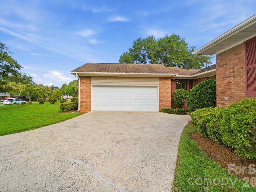 197 Park Road, Mount Holly, NC 28120.  MLS# CAR4414607, YatesRealty ID 44348. Oversized Two Car Garage