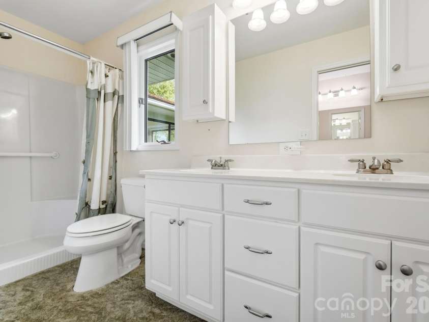 197 Park Road, Mount Holly, NC 28120.  MLS# CAR4414607, YatesRealty ID 44348. Primary Bath w Double Vanity