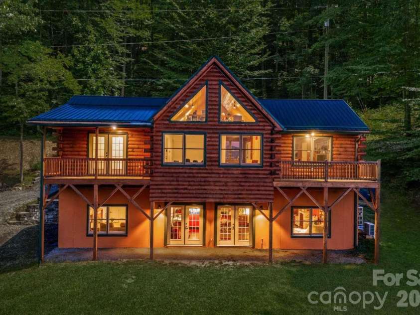 382 Paint Fork Road, Barnardsville, NC 28709.  MLS# CAR4414647, YatesRealty ID 44350. 
