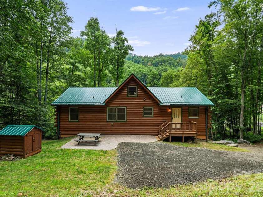 382 Paint Fork Road, Barnardsville, NC 28709.  MLS# CAR4414647, YatesRealty ID 44350. 