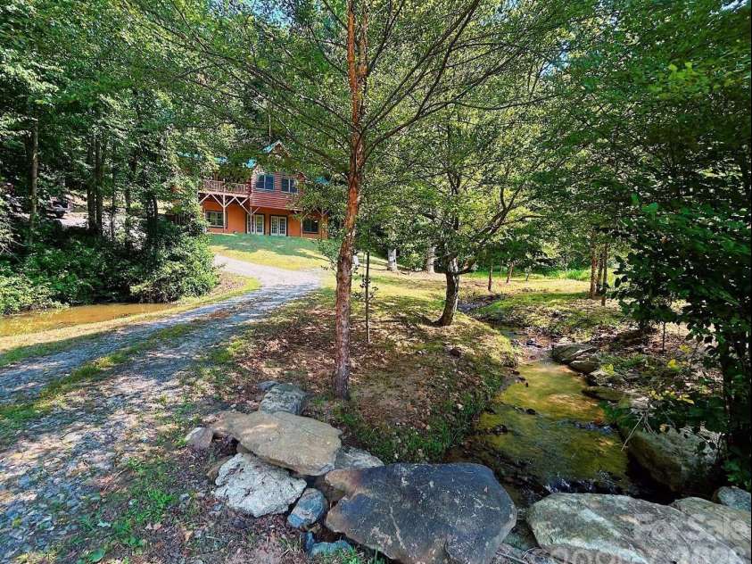 382 Paint Fork Road, Barnardsville, NC 28709.  MLS# CAR4414647, YatesRealty ID 44350. 