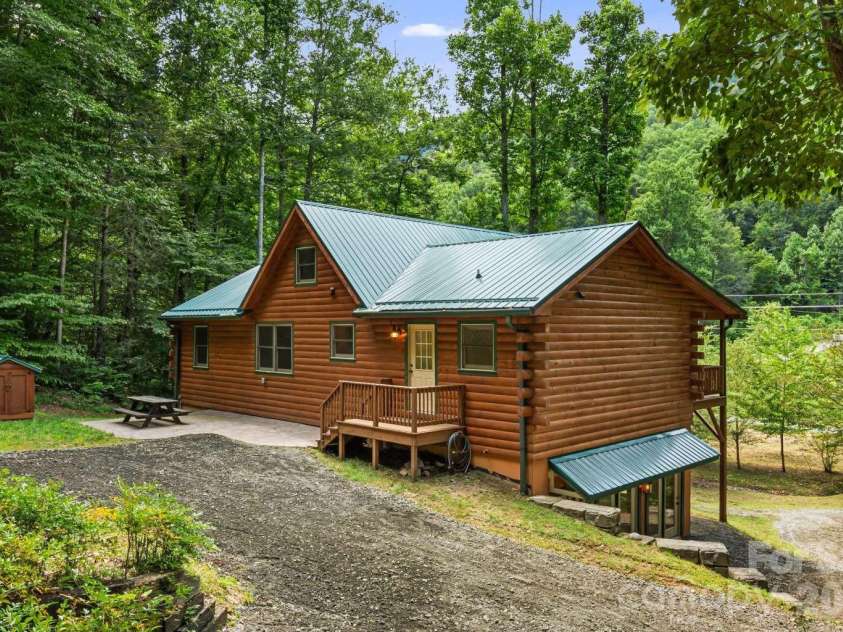 382 Paint Fork Road, Barnardsville, NC 28709.  MLS# CAR4414647, YatesRealty ID 44350. 