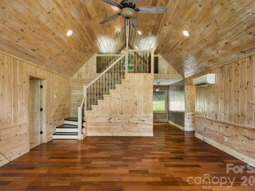 382 Paint Fork Road, Barnardsville, NC 28709.  MLS# CAR4414647, YatesRealty ID 44350. 