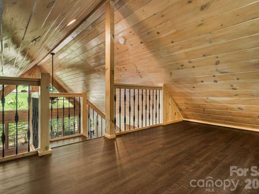 382 Paint Fork Road, Barnardsville, NC 28709.  MLS# CAR4414647, YatesRealty ID 44350. 