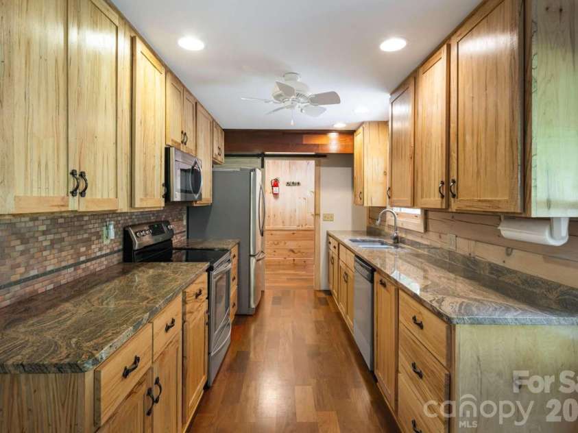 382 Paint Fork Road, Barnardsville, NC 28709.  MLS# CAR4414647, YatesRealty ID 44350. 