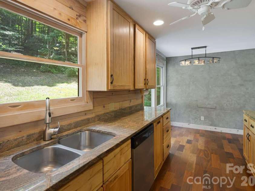 382 Paint Fork Road, Barnardsville, NC 28709.  MLS# CAR4414647, YatesRealty ID 44350. 
