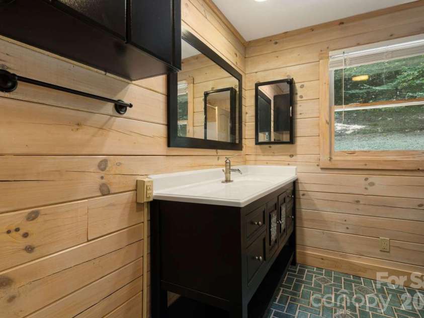 382 Paint Fork Road, Barnardsville, NC 28709.  MLS# CAR4414647, YatesRealty ID 44350. 