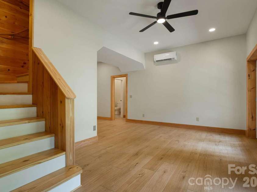 382 Paint Fork Road, Barnardsville, NC 28709.  MLS# CAR4414647, YatesRealty ID 44350. 