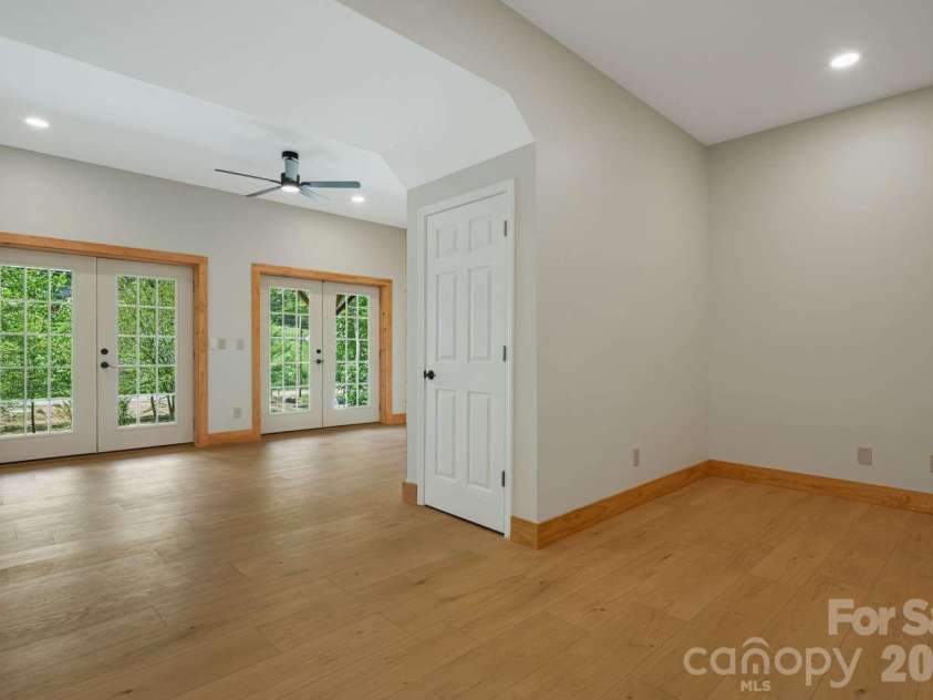 382 Paint Fork Road, Barnardsville, NC 28709.  MLS# CAR4414647, YatesRealty ID 44350. 