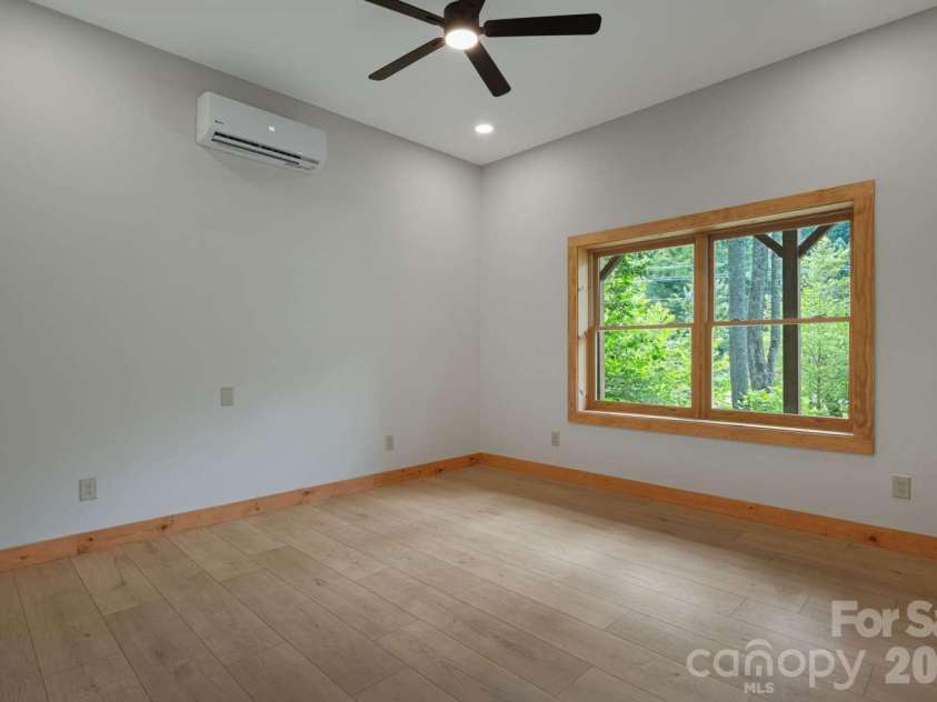 382 Paint Fork Road, Barnardsville, NC 28709.  MLS# CAR4414647, YatesRealty ID 44350. 