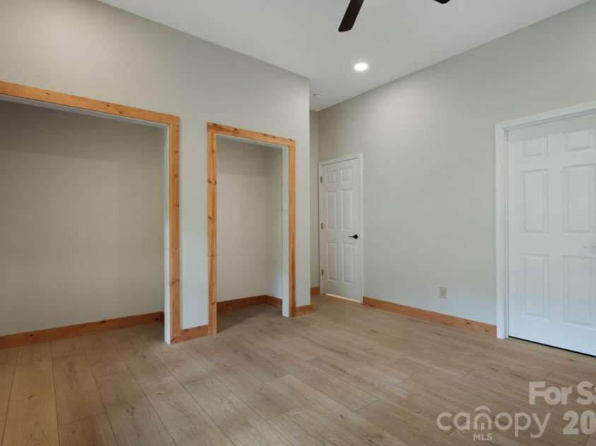 382 Paint Fork Road, Barnardsville, NC 28709.  MLS# CAR4414647, YatesRealty ID 44350. 