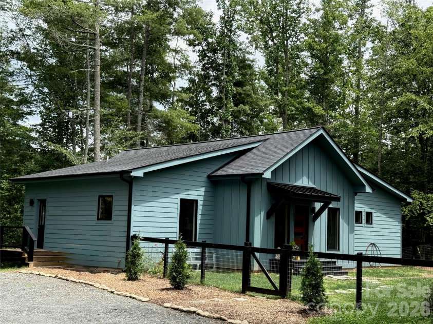 30 Sandys Home Place, Mars Hill, NC 28754.  MLS# CAR4414744, YatesRealty ID 44352. 