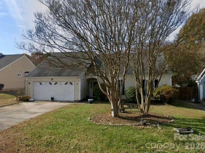 7305 Ginger Spice Lane, Charlotte, NC 28227.  MLS# CAR4410548, YatesRealty ID 44353. 