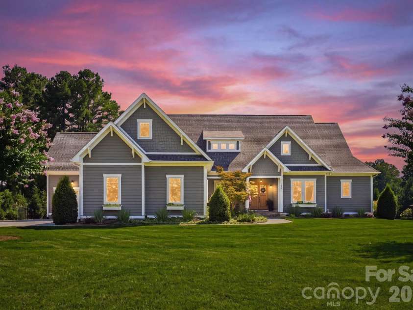 124 Washam Road, Mooresville, NC 28117.  MLS# CAR4413471, YatesRealty ID 44354. 