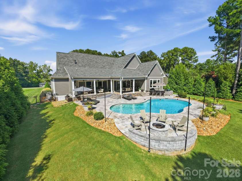 124 Washam Road, Mooresville, NC 28117.  MLS# CAR4413471, YatesRealty ID 44354. 