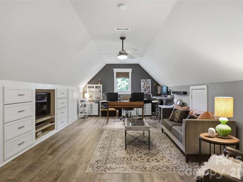 124 Washam Road, Mooresville, NC 28117.  MLS# CAR4413471, YatesRealty ID 44354. 