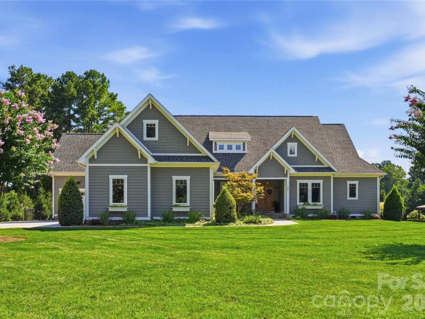 124 Washam Road, Mooresville, NC 28117.  MLS# CAR4413471, YatesRealty ID 44354. 