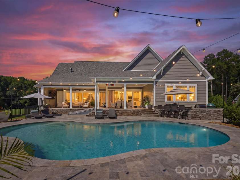 124 Washam Road, Mooresville, NC 28117.  MLS# CAR4413471, YatesRealty ID 44354. 