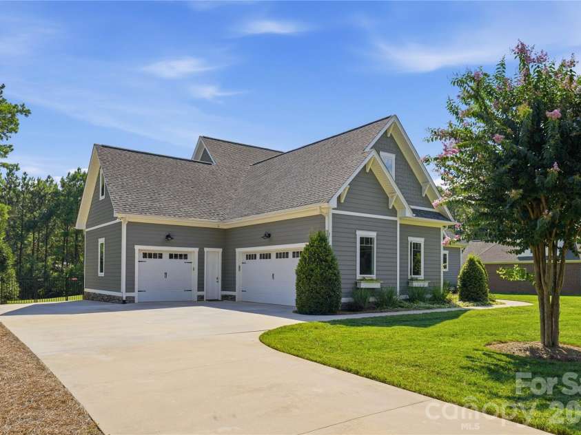 124 Washam Road, Mooresville, NC 28117.  MLS# CAR4413471, YatesRealty ID 44354. 