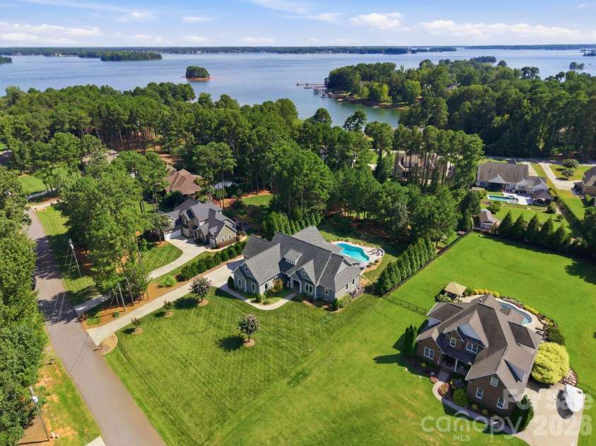 124 Washam Road, Mooresville, NC 28117.  MLS# CAR4413471, YatesRealty ID 44354. 