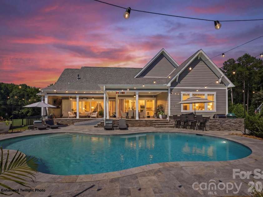 124 Washam Road, Mooresville, NC 28117.  MLS# CAR4413471, YatesRealty ID 44354. 