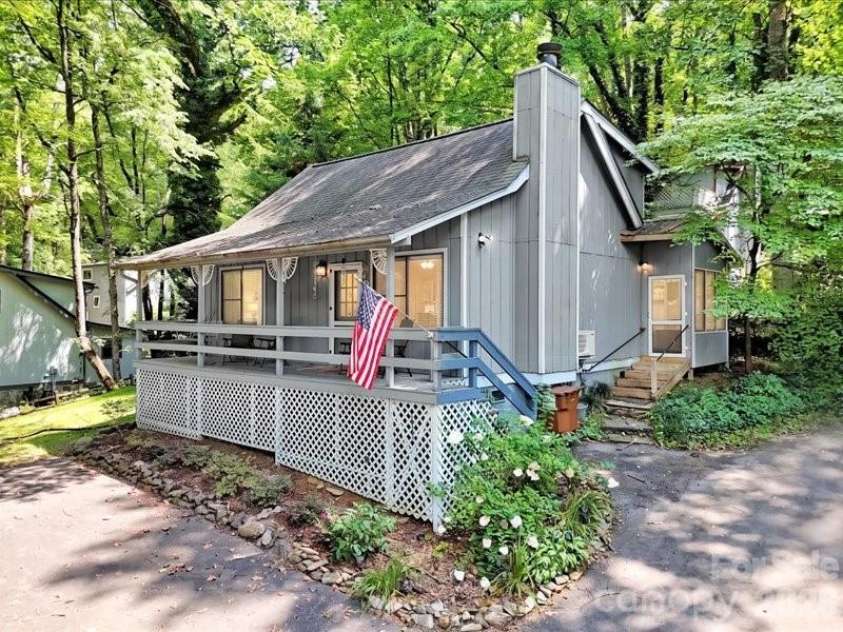 49 Lisa Lane, Maggie Valley, NC 28751.  MLS# CAR4414309, YatesRealty ID 44358. 