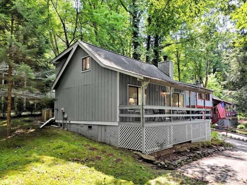 49 Lisa Lane, Maggie Valley, NC 28751.  MLS# CAR4414309, YatesRealty ID 44358. 