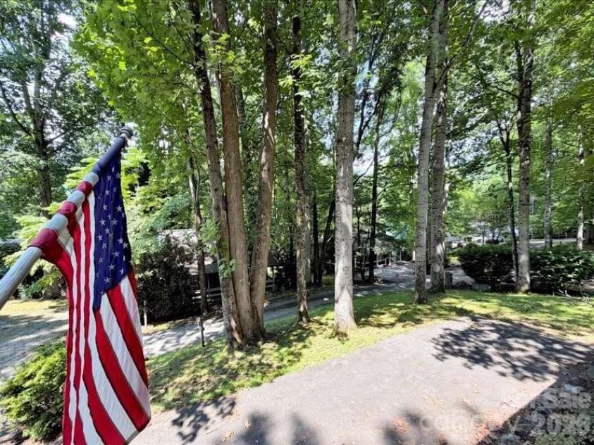49 Lisa Lane, Maggie Valley, NC 28751.  MLS# CAR4414309, YatesRealty ID 44358. 