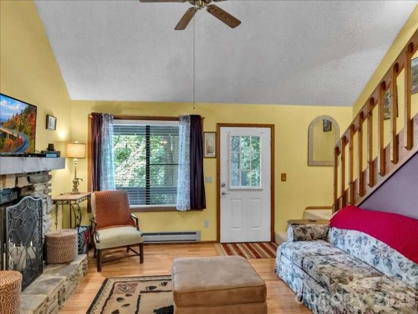 49 Lisa Lane, Maggie Valley, NC 28751.  MLS# CAR4414309, YatesRealty ID 44358. 