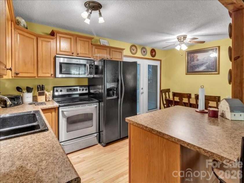 49 Lisa Lane, Maggie Valley, NC 28751.  MLS# CAR4414309, YatesRealty ID 44358. 
