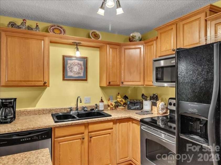49 Lisa Lane, Maggie Valley, NC 28751.  MLS# CAR4414309, YatesRealty ID 44358. 