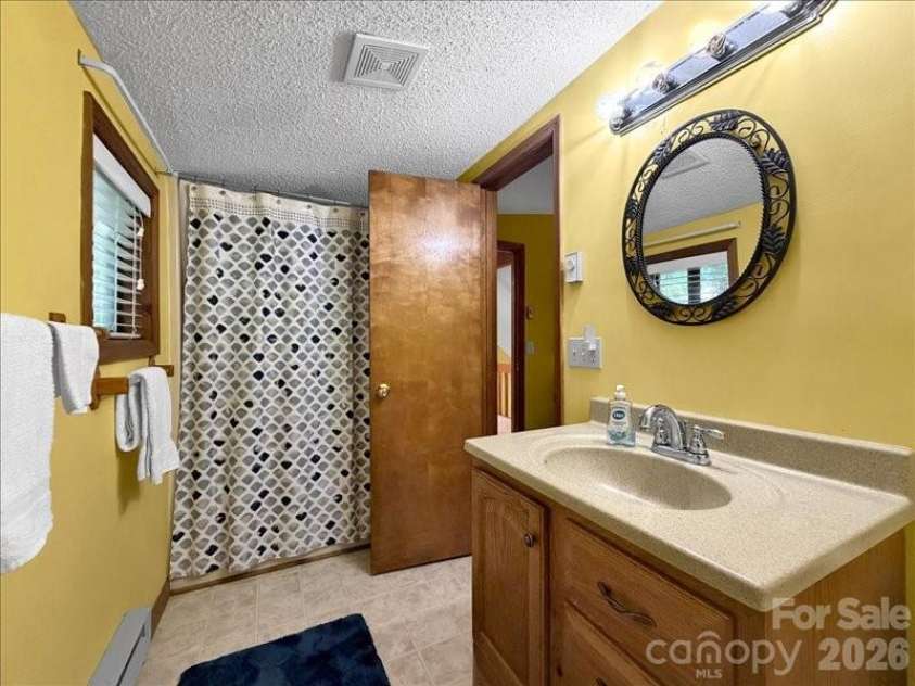 49 Lisa Lane, Maggie Valley, NC 28751.  MLS# CAR4414309, YatesRealty ID 44358. 