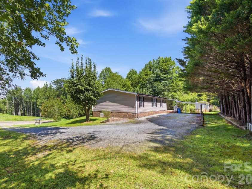 3006 Reba Cardwell Lane, Lenoir, NC 28645.  MLS# CAR4408149, YatesRealty ID 44359. 