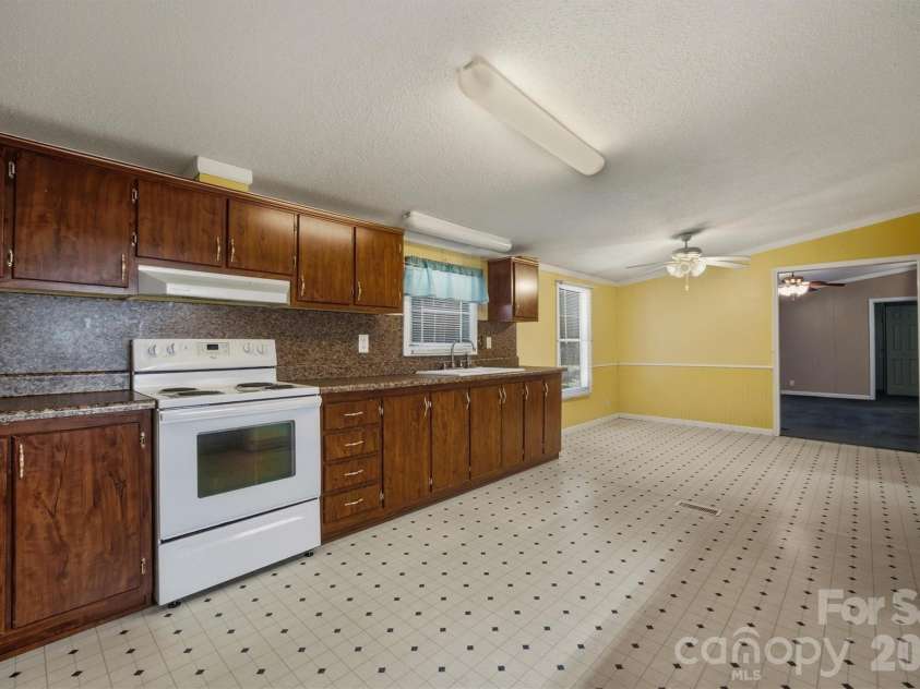 3006 Reba Cardwell Lane, Lenoir, NC 28645.  MLS# CAR4408149, YatesRealty ID 44359. 