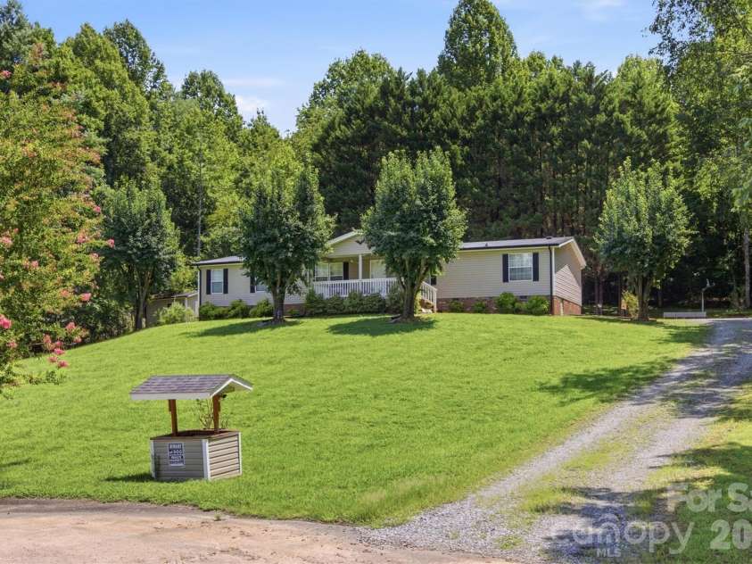 3006 Reba Cardwell Lane, Lenoir, NC 28645.  MLS# CAR4408149, YatesRealty ID 44359. 