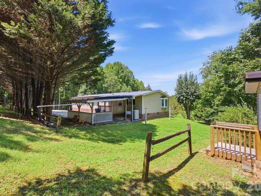 3006 Reba Cardwell Lane, Lenoir, NC 28645.  MLS# CAR4408149, YatesRealty ID 44359. 