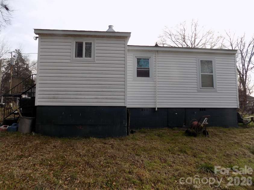 415 Maple Street, Dallas, NC 28034.  MLS# CAR4350879, YatesRealty ID 4436. REAR