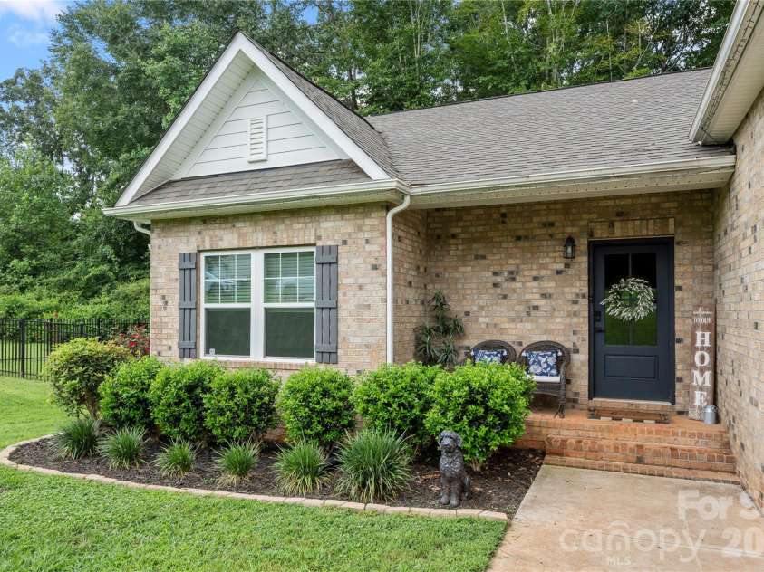 3229 Creek Bend Court, Sherrills Ford, NC 28673.  MLS# CAR4411324, YatesRealty ID 44361. 