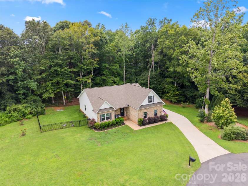 3229 Creek Bend Court, Sherrills Ford, NC 28673.  MLS# CAR4411324, YatesRealty ID 44361. 
