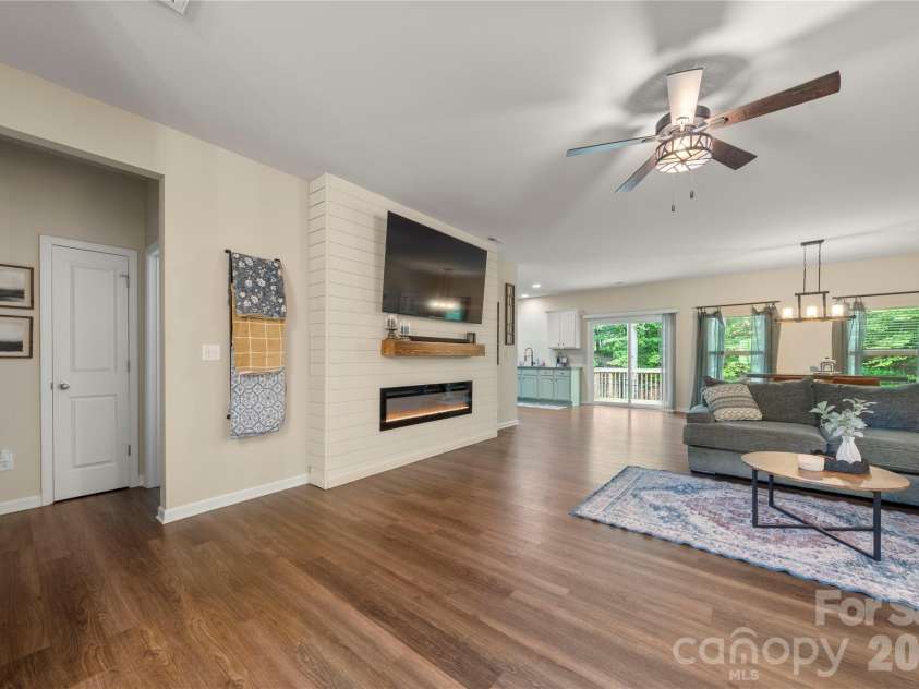 3229 Creek Bend Court, Sherrills Ford, NC 28673.  MLS# CAR4411324, YatesRealty ID 44361. 