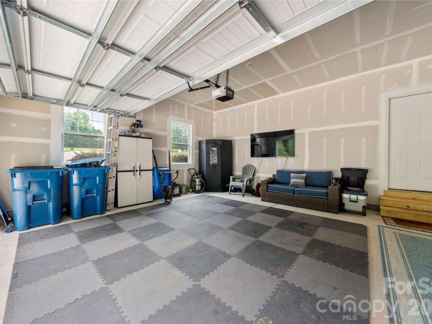 3229 Creek Bend Court, Sherrills Ford, NC 28673.  MLS# CAR4411324, YatesRealty ID 44361. 