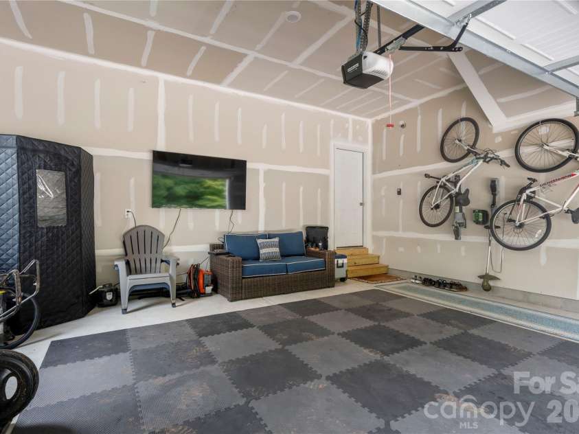 3229 Creek Bend Court, Sherrills Ford, NC 28673.  MLS# CAR4411324, YatesRealty ID 44361. 