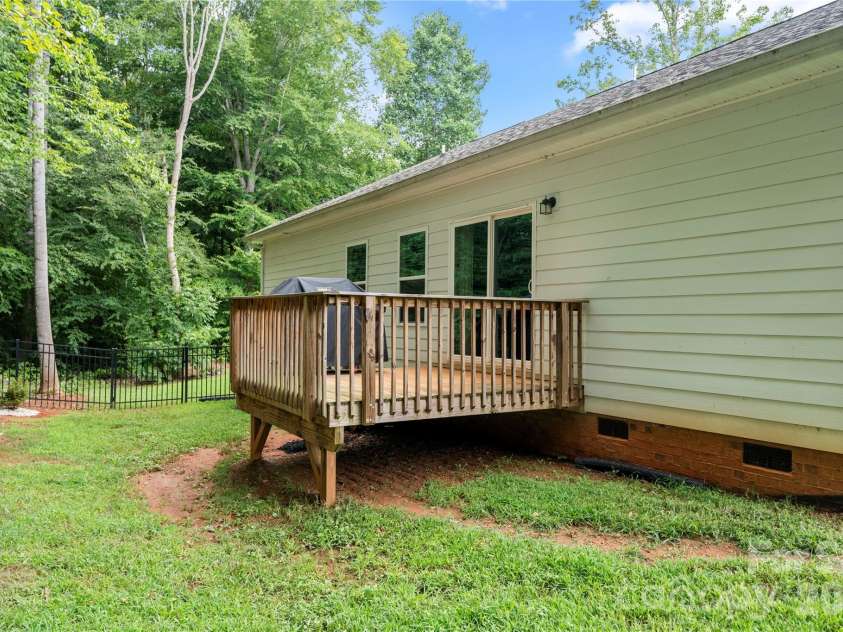 3229 Creek Bend Court, Sherrills Ford, NC 28673.  MLS# CAR4411324, YatesRealty ID 44361. 