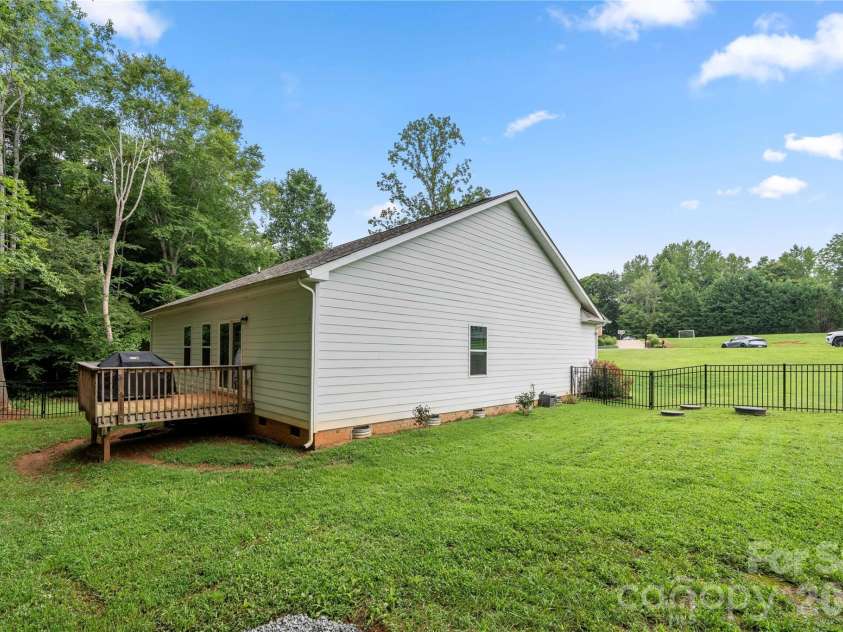 3229 Creek Bend Court, Sherrills Ford, NC 28673.  MLS# CAR4411324, YatesRealty ID 44361. 